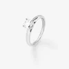 Solitario de compromiso de oro blanco de 18K con diamante central de 0,70 quilates