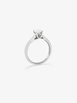 Solitario de compromiso de oro blanco de 18K con diamante central de 0,70 quilates